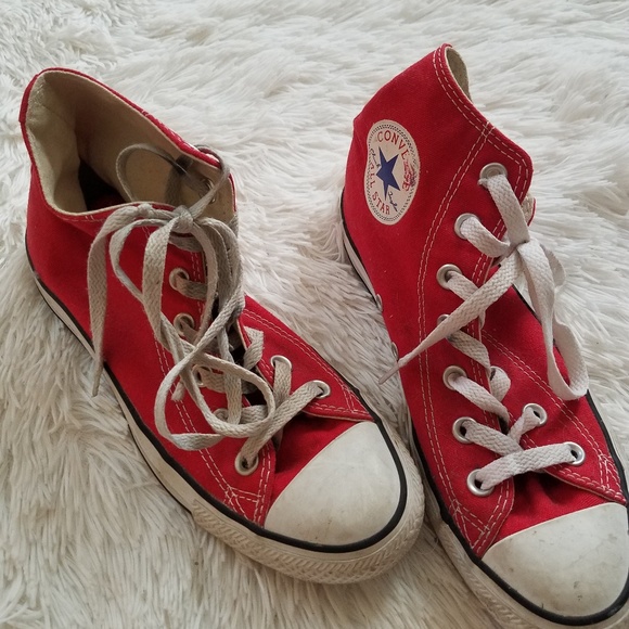 Red Converse - Picture 5 of 7